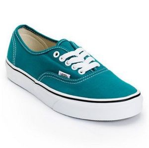 **CLASSIC VANS** NWT